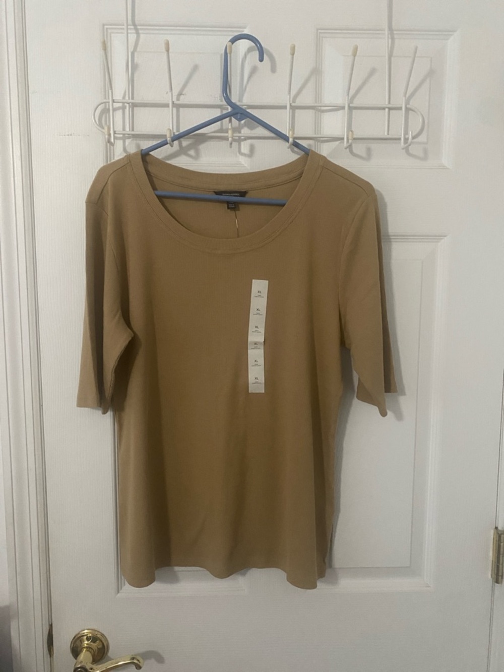 Banana Republic Scoop Neck top w elbow length sleeve 96cot 4 spndx w stretch NWT